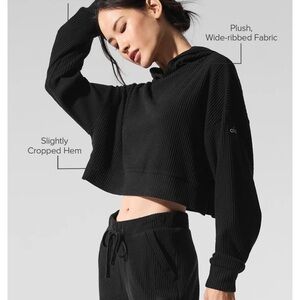 ALO Yoga Muse Hoodie (Small) and Muse Bottoms (Extra Small)